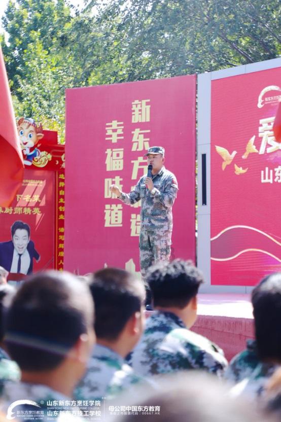 年轻人宁买万元手机不愿花4元充电，背后的消费心理是什么？