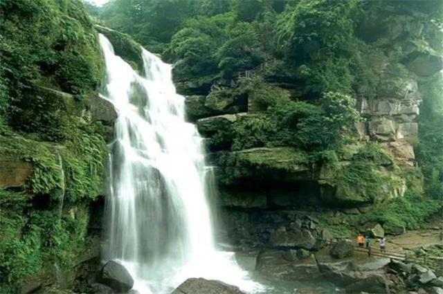 首届松花江滑冰马拉松|快讯:冰上龙舟赛事前三名出炉
